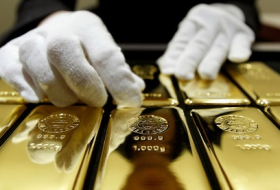Золото на мировом рынке подешевело